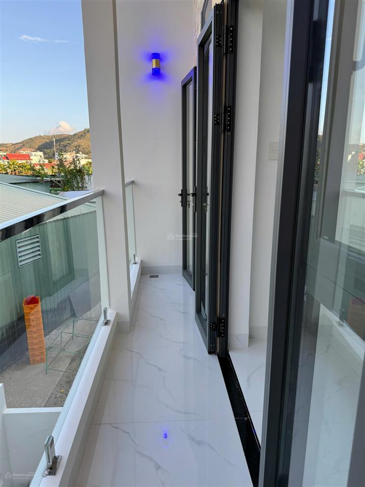 Bán nhà 2 tầng 3pn  2wc, diện tích 60m2, vĩnh trung, nha trang