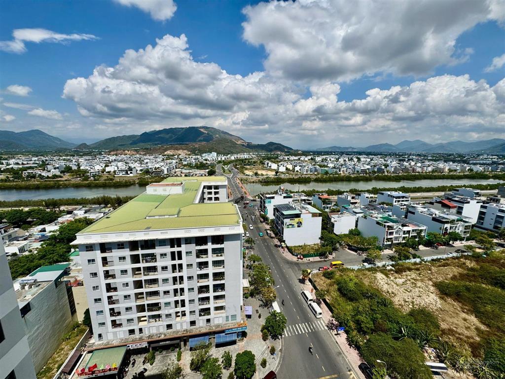 Bán căn góc 3 phòng ngủ ct2 phước hải nha trang. diện tích 88m2.