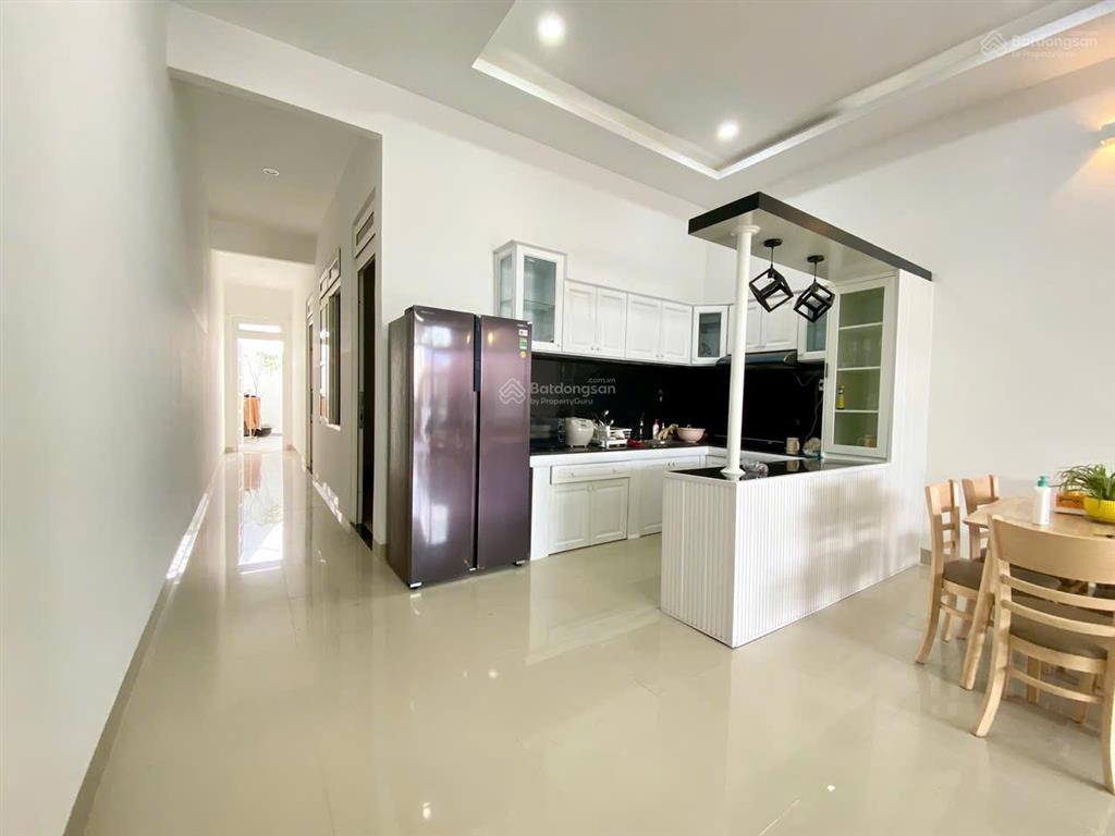 Bán nhà mới full nội thất mặt tiền xóm cốm  141,7m để lại full nội thất  giá chỉ còn 2,95 tỷ
