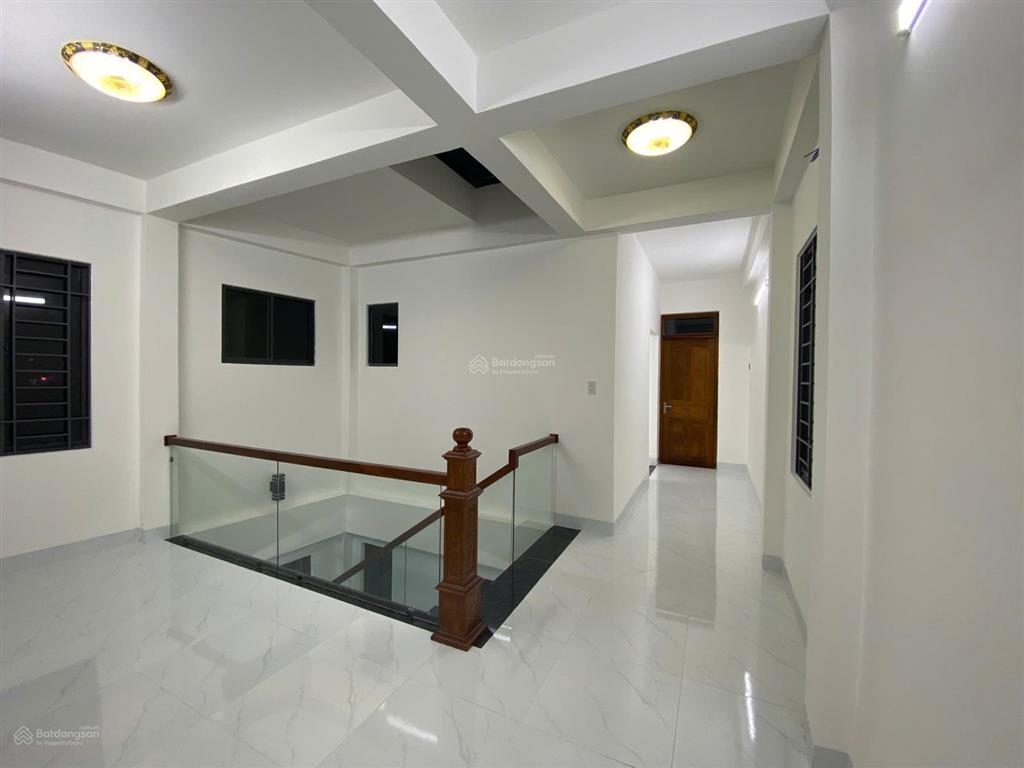 Bán căn góc 3 tầng ô tô vào tận nhà, cạnh bên tđc ngọc hiệp  giá chỉ 5 tỷ 400 triệu