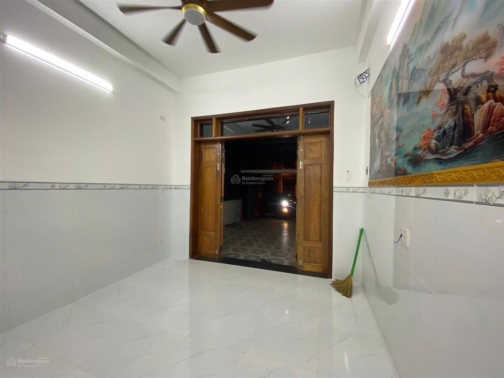 Bán căn góc 3 tầng ô tô vào tận nhà, cạnh bên tđc ngọc hiệp  giá chỉ 5 tỷ 400 triệu