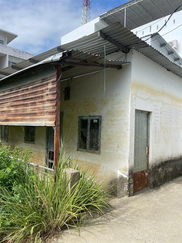 Bán lô đất hẻm miếu bà giá chỉ 1,55 tỷ diện tích 81,2 m² hướng tây bắc