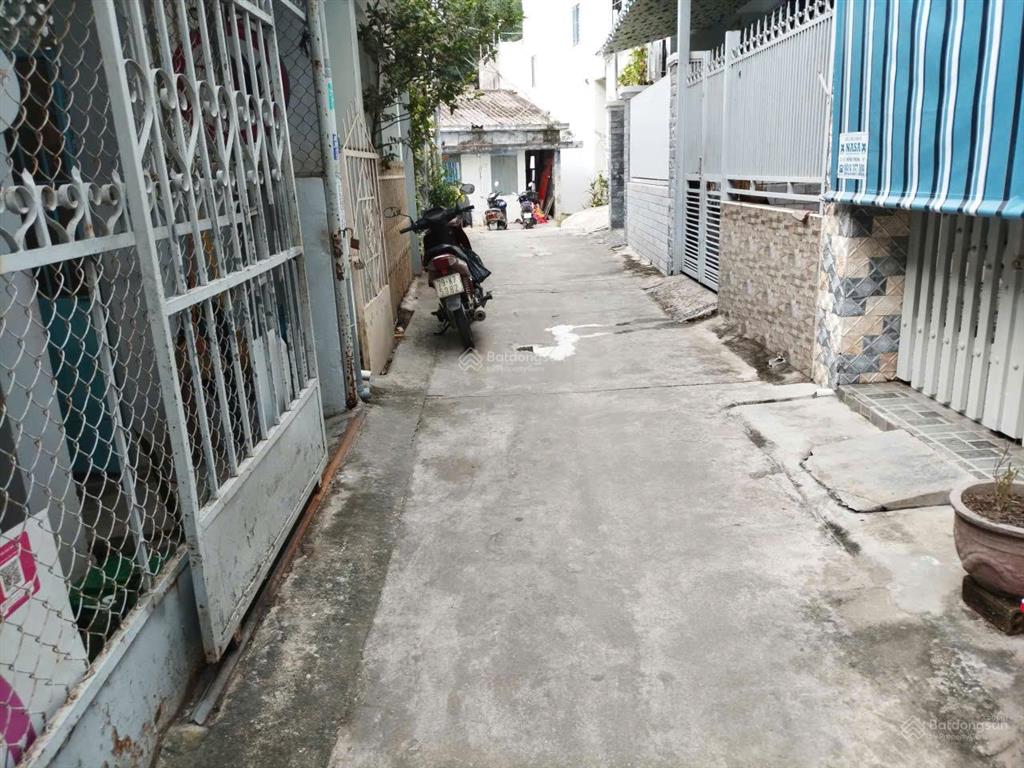 Bán đất tặng nhà hẻm dã tượng, gần chợ  gần biển nha trang  chuẩn sổ hoàn công