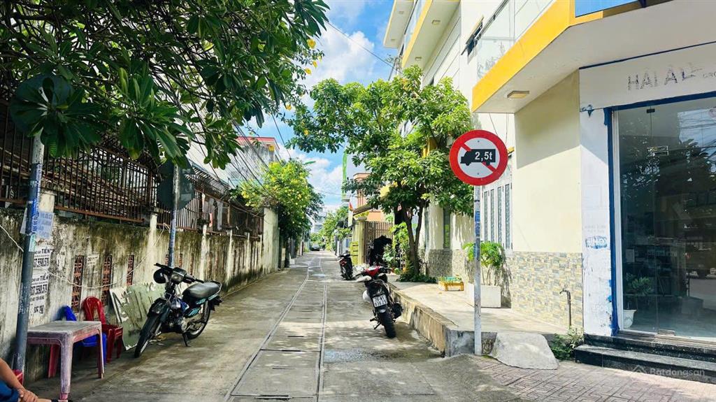 Chủ gửi bán nhà 2 tầng hẻm 23/10  gần siêu thị lotte mart  diện tích 89m² (ngang 5m)