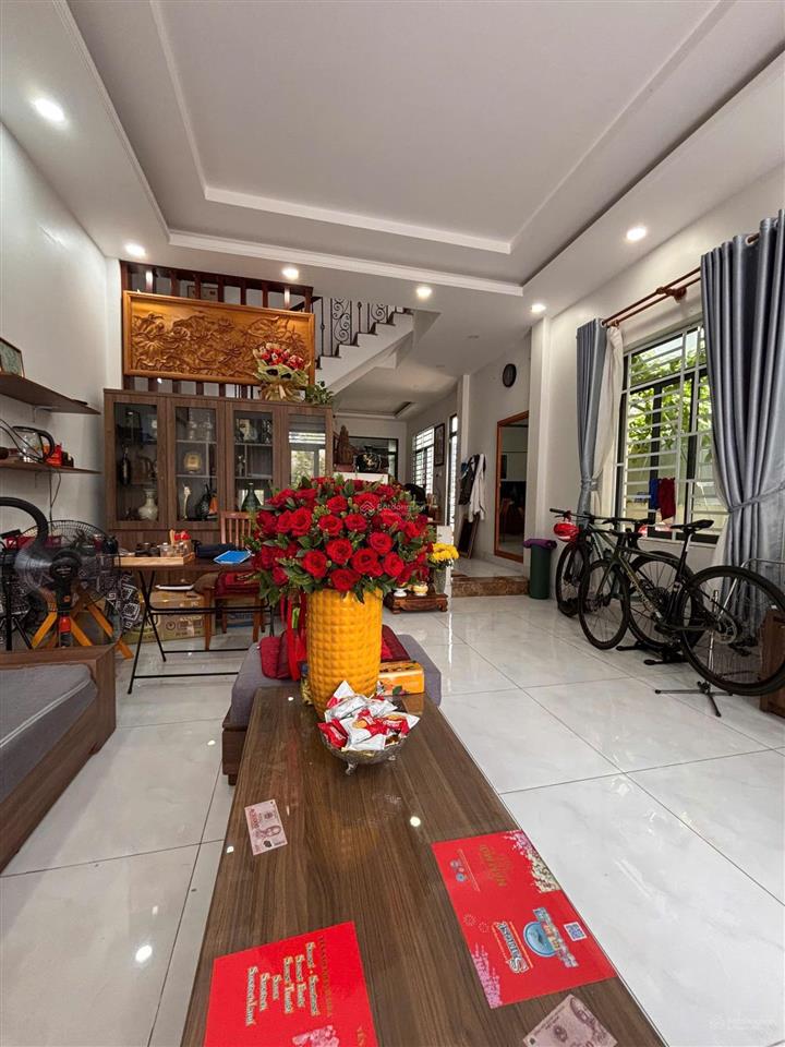 Cho thuê nhà 3 tầng  hẻm phong châu, nha trang đối diện liuthai  diện tích đất 100m2 x 3 tầng