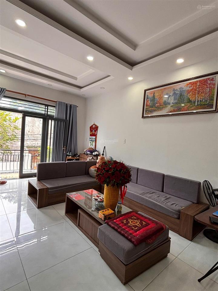 Cho thuê nhà 3 tầng  hẻm phong châu, nha trang đối diện liuthai  diện tích đất 100m2 x 3 tầng