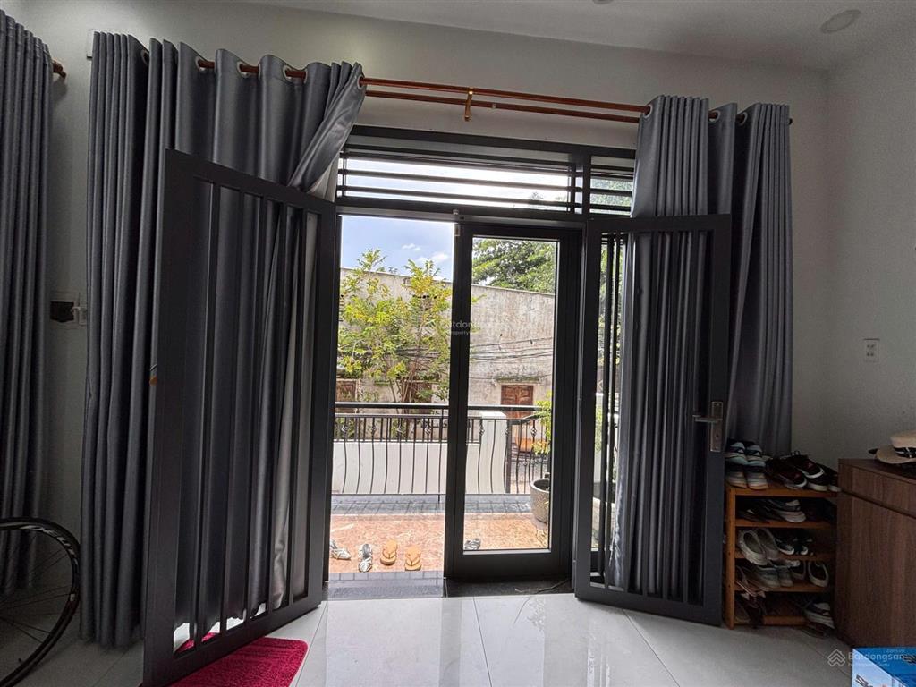 Cho thuê nhà 3 tầng  hẻm phong châu, nha trang đối diện liuthai  diện tích đất 100m2 x 3 tầng