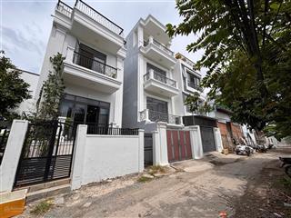 Cho thuê nhà 3 tầng  hẻm phong châu, nha trang đối diện liuthai  diện tích đất 100m2 x 3 tầng