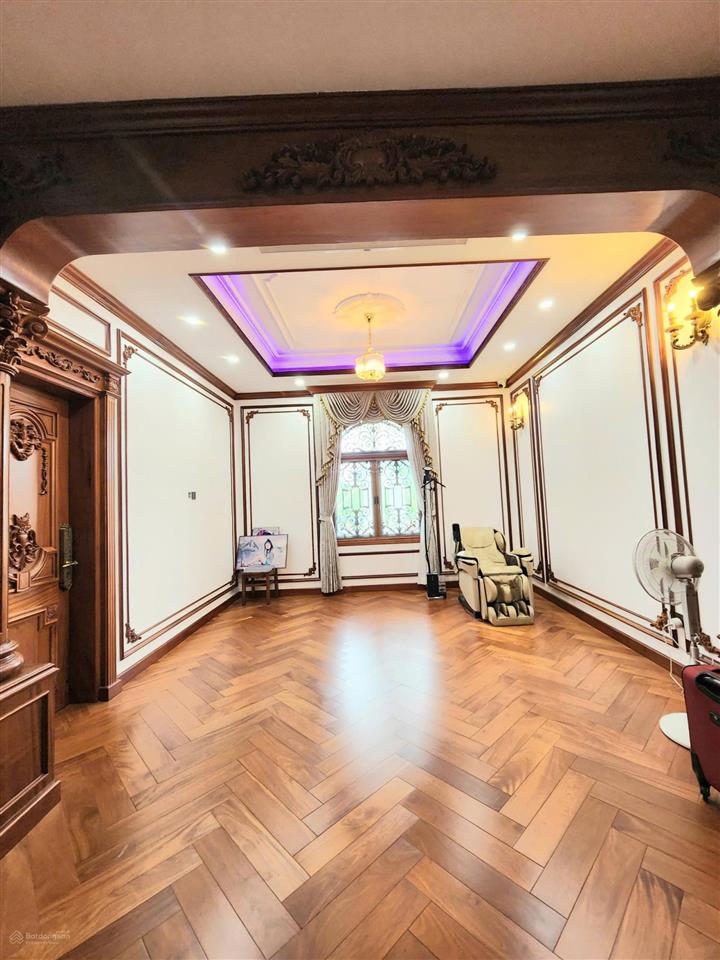 Bán biệt thự tân cổ điển 4 tầng gần biển nha trang 300m² đất 800m² sàn full nội thất cao cấp