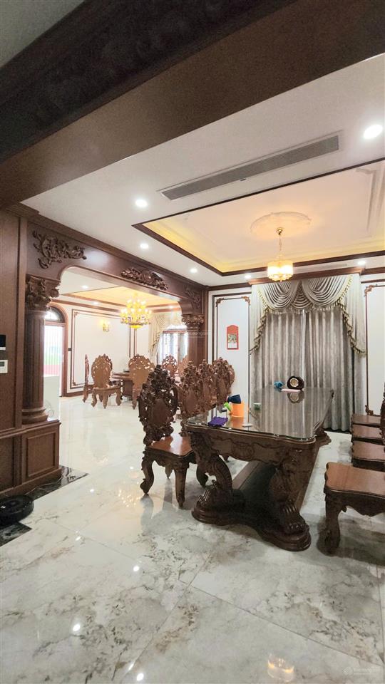 Bán biệt thự tân cổ điển 4 tầng gần biển nha trang 300m² đất 800m² sàn full nội thất cao cấp