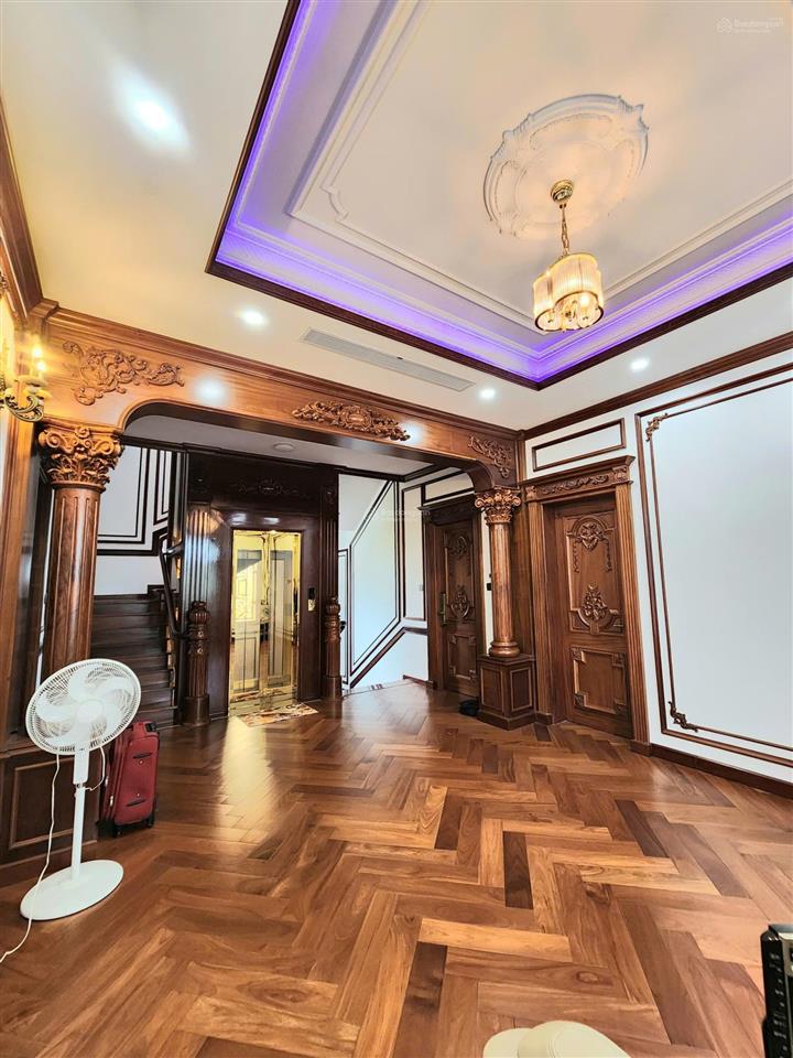 Bán biệt thự tân cổ điển 4 tầng gần biển nha trang 300m² đất 800m² sàn full nội thất cao cấp