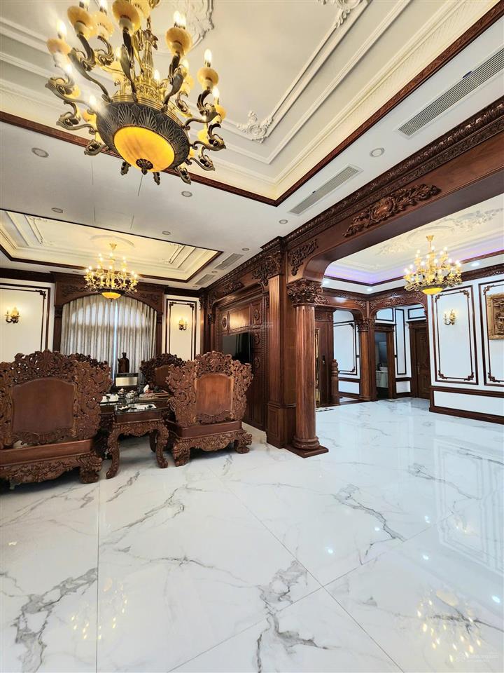 Bán biệt thự tân cổ điển 4 tầng gần biển nha trang 300m² đất 800m² sàn full nội thất cao cấp
