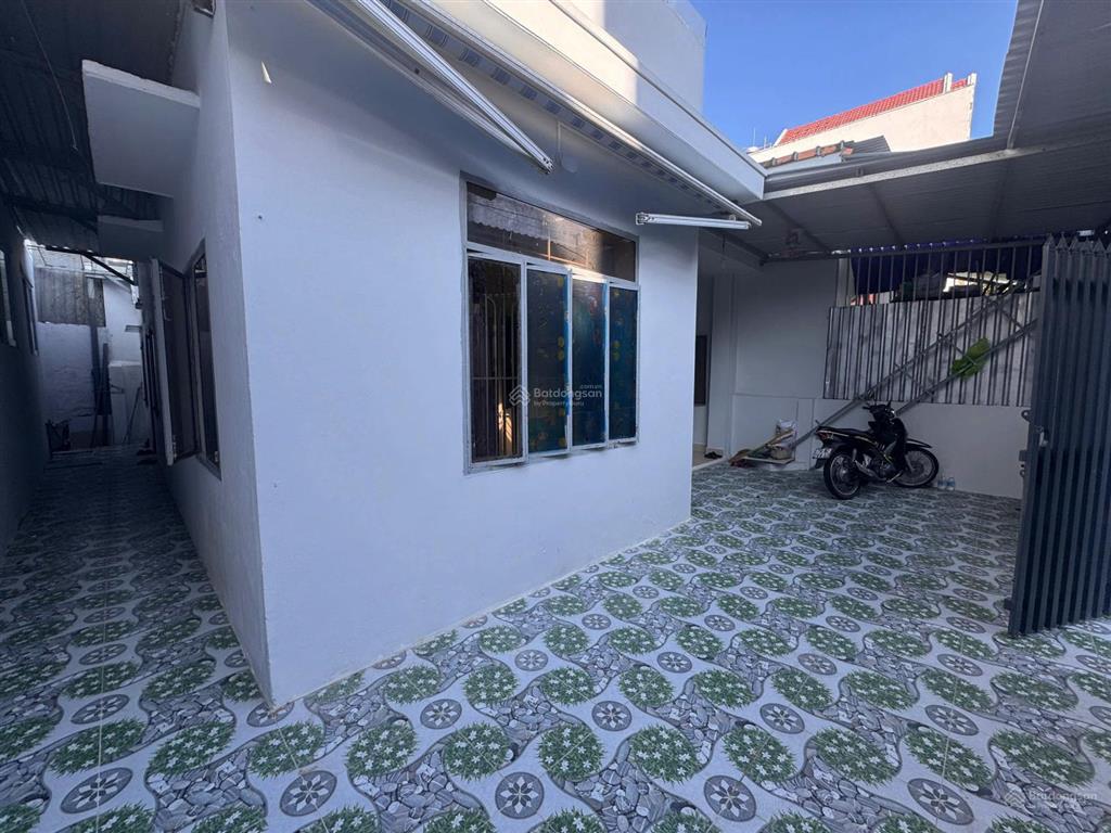 Bán nhà hẻm đường lê văn tám  phước long  tổng dt 104m2