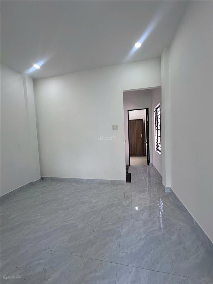Cho thuê nhà hẻm 2 mặt tiền vạn thạnh  p. nha trang 6,5tr/tháng