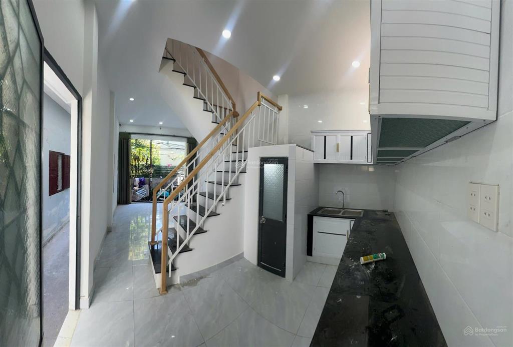 Cho thuê nhà hẻm 2 mặt tiền vạn thạnh  p. nha trang 6,5tr/tháng