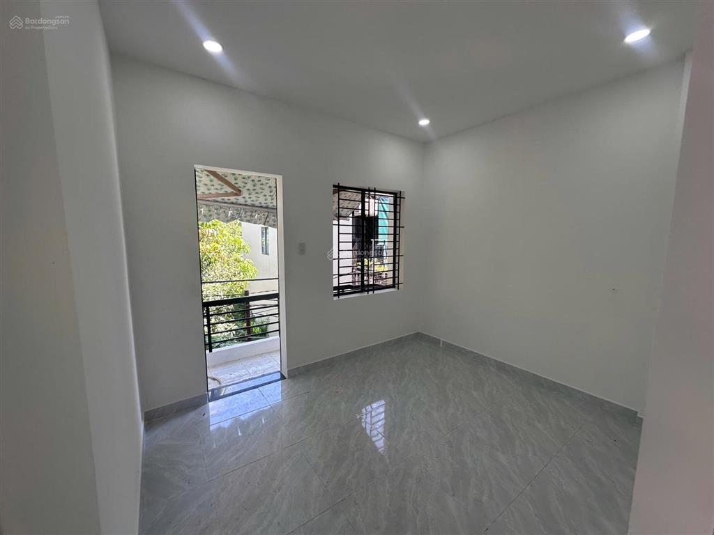 Cho thuê nhà hẻm 2 mặt tiền vạn thạnh  p. nha trang 6,5tr/tháng