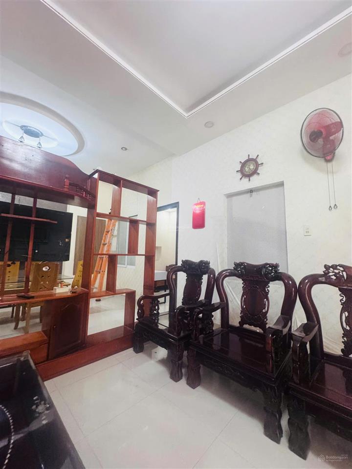 Cho thuê nhà mặt tiền đường phùng hưng 3pn 3wc full nội thất vừa ở vừa kinh doanh