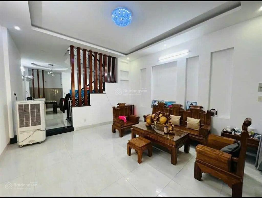 Cho thuê nhà mặt tiền đặng thai mai, hòn rớ 1 (đối điện đảo hoa sen) diện tích 85m2.