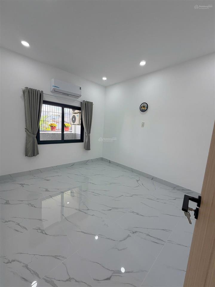 Bán nhà 2 tầng mới đẹp đường ô tô, cách hương lộ ngọc hiệp 100m  3pn 2wc