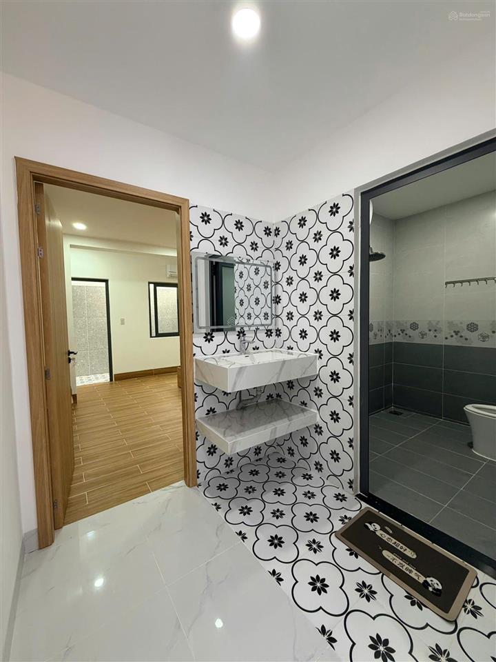 Bán nhà 2 tầng mới đẹp đường ô tô, cách hương lộ ngọc hiệp 100m  3pn 2wc