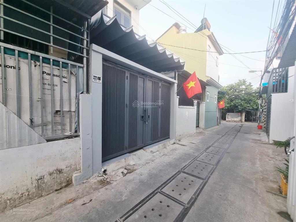 Chủ cần bán lô đất có sẵn 2 căn nhà đang có dòng tiền thuê phước long. dt 81,7m2 full đất ở đô thị