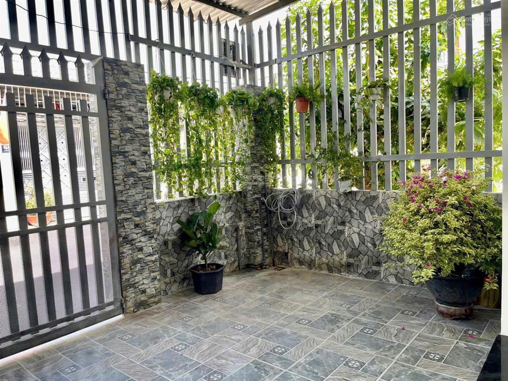 Cho thuê nhà cấp 4  100m² hẻm 404 đống muối