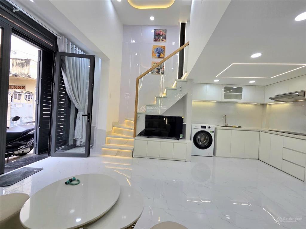 Bán gấp nhà riêng tại đường phan văn trị, q.bình thạnh, 6,95 tỷ, 28m2