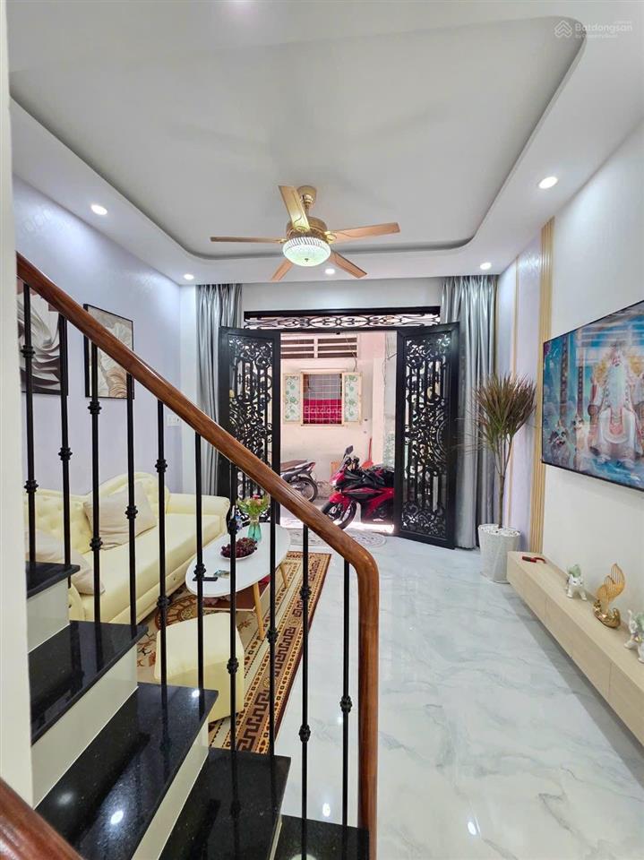 Bán nhà riêng tại tăng bạt hổ, p 11, q.bình thạnh, 5,98 tỷ, 31m2