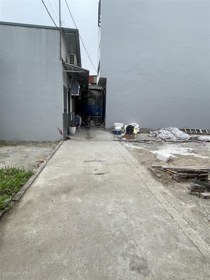 44,5m giá 3 tỷ síu mt hậu rộng 4m oto đỗ cổng gần bìa làng cách cầu thăng long 3km đại mạch đahn