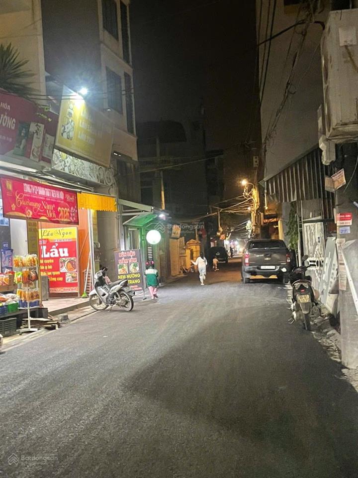 Gia đình cần bán 56m giá 4,3 tỷ ngay chợ bầu kim chung gần cầu thăng long kim chung đahn