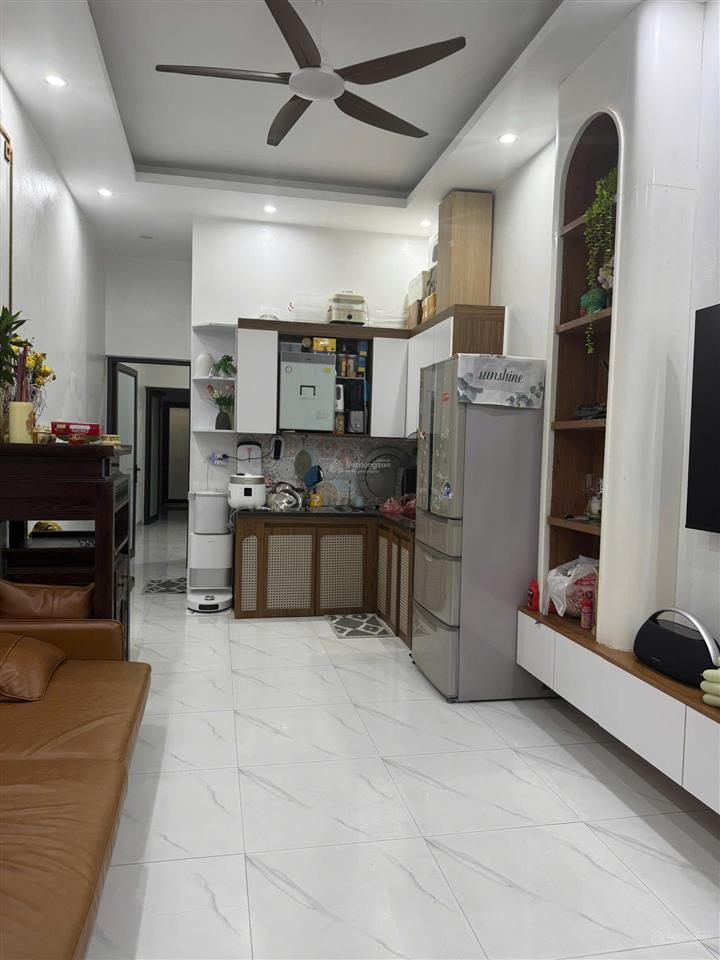 Gia đình chuyển đi nơi khác ở cần bán căn nhà cấp 4 dt 57m giá hơn 3 tỷ sáp mai võng la  đa  hn