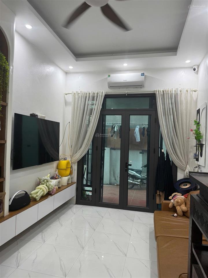 Gia đình chuyển đi nơi khác ở cần bán căn nhà cấp 4 dt 57m giá hơn 3 tỷ sáp mai võng la  đa  hn