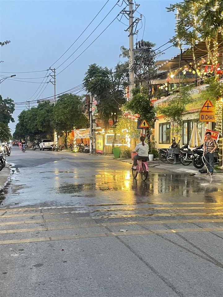 Gia đình chuyển đi nơi khác ở cần bán căn nhà cấp 4 dt 57m giá hơn 3 tỷ sáp mai võng la  đa  hn