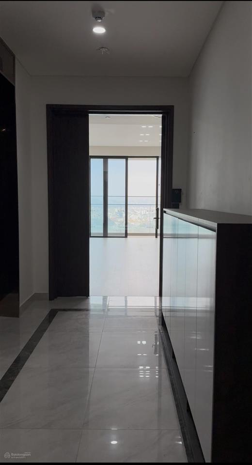 Bán căn heritage 3 ngủ + 1 tầng cao view ôm trọn hồ tây  38,5 tỷ bao phí  full đồ liền tường