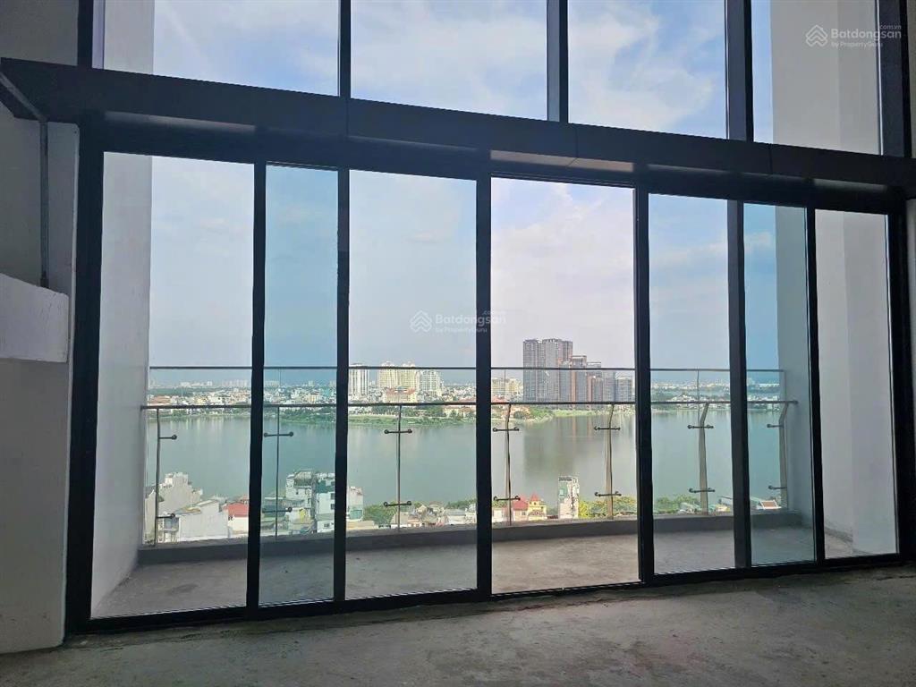 Bán căn góc duplex heriatge west lake tầng cao  view hồ tây, ngắm pháo hoa 90 tỷ  có thang riêng