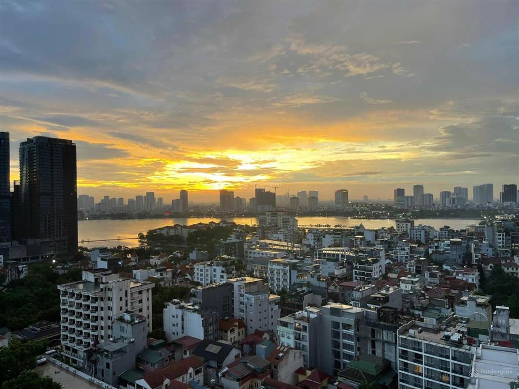 Bán căn soleil 3 ngủ tầng cao  view hồ tây  xem pháo hoa  full đồ  20 tỷ bao phí