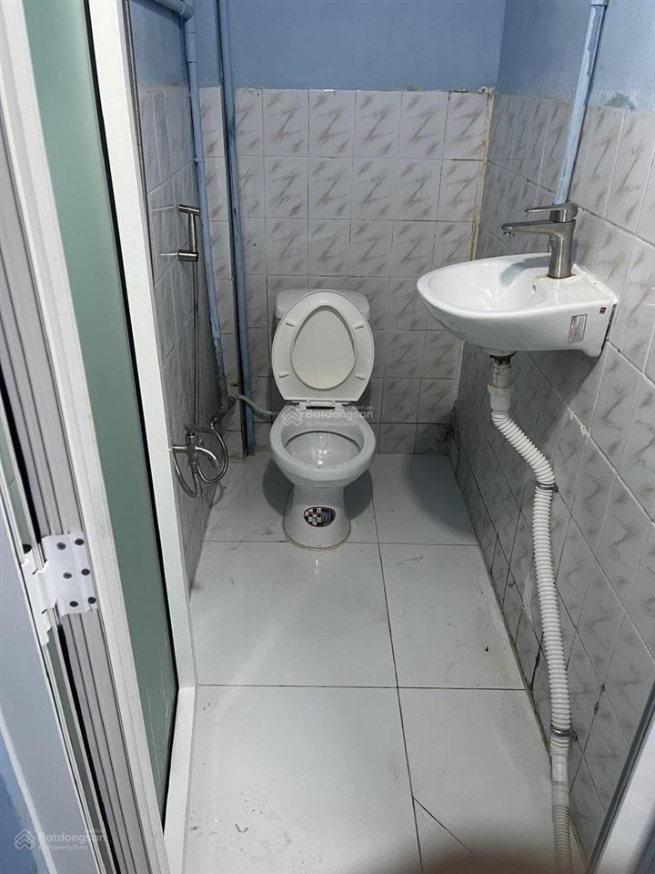 Nhà cho thuê nguyên căn 4*17 ngay hẻm 17 đồng đen  trường chinh