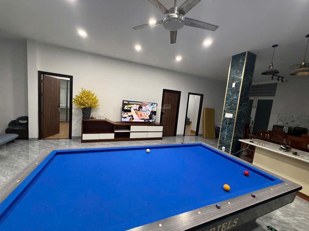 Cho thuê villa 5 phòng ngủ, có karaoke