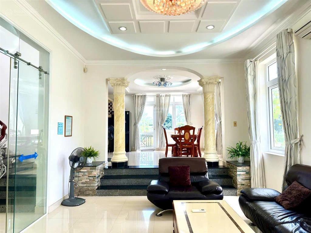 Cho thuê biệt thự góc an viên cách biển chỉ 200m