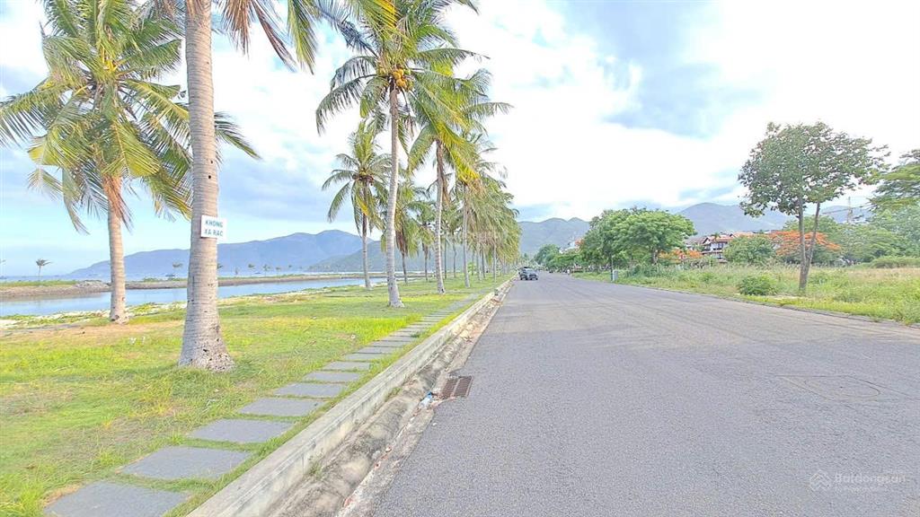 Bán lô đất 246m² mặt tiền 12m, đường rộng 21m  giá chỉ 81tr/m2