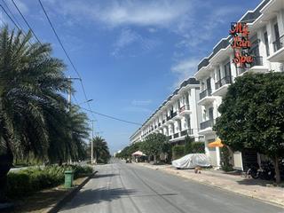 Chính chủ bán nền vị trí đẹp view 2 mặt tiền the sol city, sổ hồng riêng.  0908 122 ***