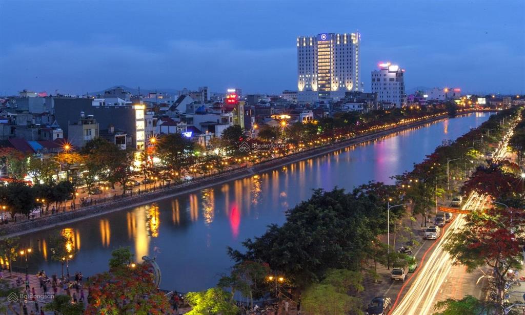 Chính chủ cho thuê nhà mặt đường nguyễn đức cảnh, mặt tiền 7m, dt 140m2 gần triển lãm