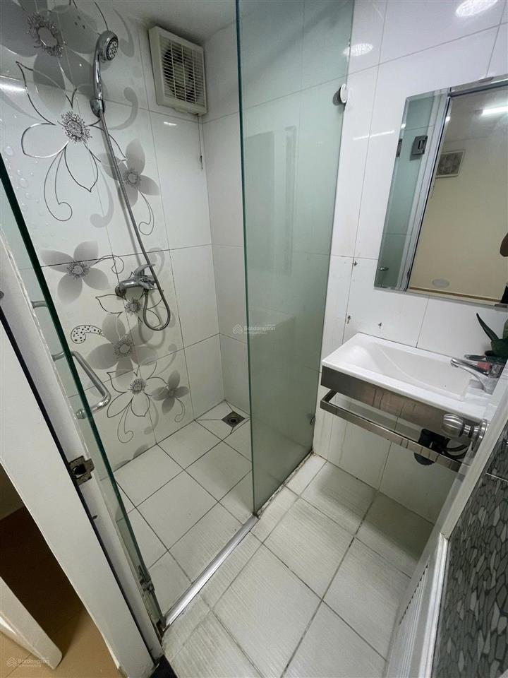 Định cư mỹ nên cần bán gấp shophouse chung cư bàu cát 2, có sổ, 1 trệt+lửng, 80m2 2pn mt kinh doanh