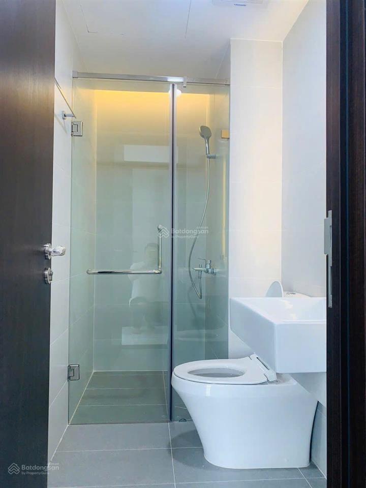 Bán căn hộ chung cư res green tower, có sổ hồng, 60m2  2pn 2wc ntcb, ban công thoáng mát, giá tốt