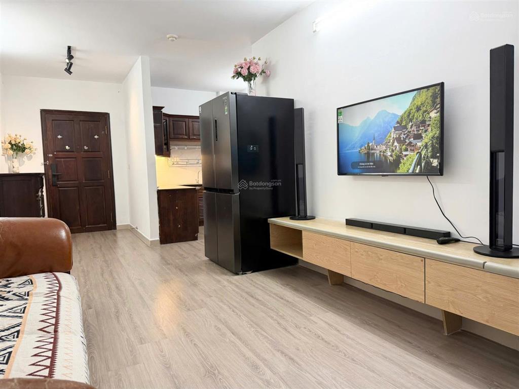 Cần bán căn hộ bàu cát 2 (khu thang máy) có sổ hồng, 50m2 1pn1wc, đầy đủ nội thất đẹp, 2 ban công
