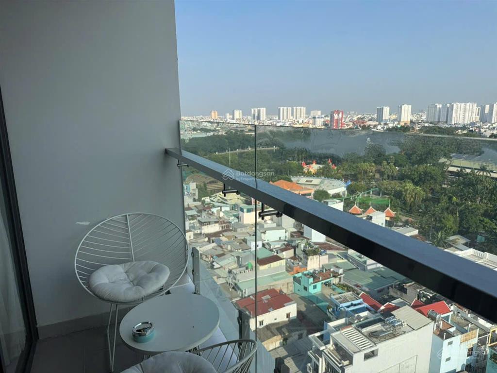 Kẹt tiền nên cần bán căn hộ res 11, quận 11, kế bên đầm sen, 50m2 1pn1wc, full nội thất đẹp, shr