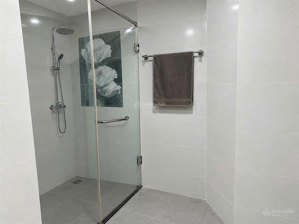 Kẹt tiền nên cần bán căn hộ res 11, quận 11, kế bên đầm sen, 50m2 1pn1wc, full nội thất đẹp, shr