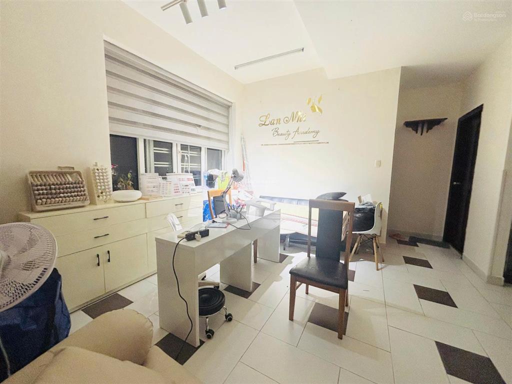 Hiếm  chủ gửi bán gấp căn hộ chung cư lữ gia plaza, quận 11, có sổ hồng, 75m2  2pn  1wc, giá tốt