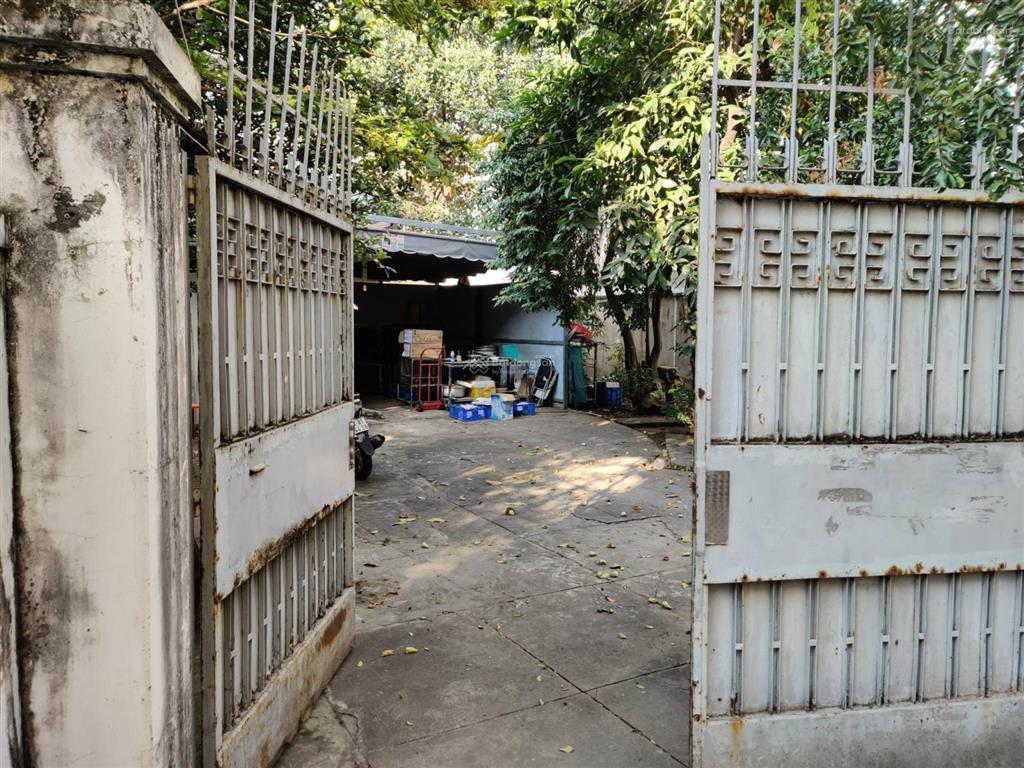 Hàng thơm ra hàng căn nhà hẻm xe hơi 494 lê quang định thuận tiện làm chdv dòng tiền trên 200 triệu