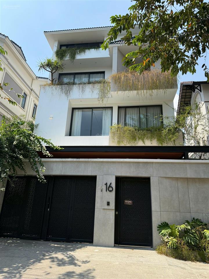 Bán gấp biệt thự tại khu dân cư ven sông sadeco, 62 tỷ, 216m2
